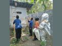 Serang Pemilik Rumah, Sarang Tawon Ndas di Blitar Dievakuasi