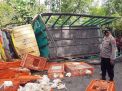 Truk Terguling di Ponorogo, Muatan Ayam Berhamburan ke Jalan