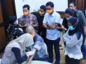Jurnalis di Grahadi Divaksin Influenza dan Rapid Test Corona