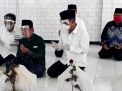 Machfud Arifin-Mujiaman Ziarah ke Makam Sunan Bungkul Sebelum ke KPU