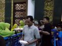 Kapolda Sumbang Paket Buka Puasa Bersama di Masjid Al Akbar Surabaya