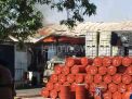 Api Masih Membesar di Pabrik Tiner Sidoarjo, Truk Tangki Ikut Terbakar