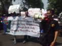 Aksi Save Eks Lokalisasi Dolly dan Jarak Digelar di Depan PN Surabaya