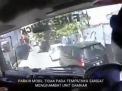 Viral Video Kendaraan PMK Terhambat Deretan Mobil Parkir di Surabaya