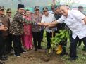 Polisi Ajak Lintas Generasi di Trenggalek Tanam 5500 Pohon