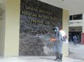 Cegah Penyebaran Corona, PWI Jatim Lakukan Penyemprotan Disinfektan