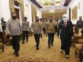 Sambut Kapolda Irjen Pol Fadil di Grahadi, Ini Pesan Khofifah