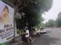 Baliho 'Risma Menangis' Bertebaran di Surabaya, Warga Bingung