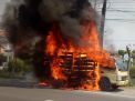 Sempat Terdengar Ledakan, Truk Muat Styrofoam Terbakar di Depan SPBU Sidoarjo
