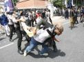 Foto: Keributan Demo Tolak Omnibus Law di Surabaya