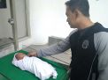 Kondisi Bayi yang Dibuang di Kolong Meja Warkop Sehat