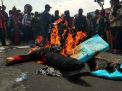 Aksi Bakar Boneka Koruptor Pada Demo Anti Korupsi di Blitar