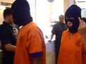 Pelecehan! Tersangka Narkoba Acungkan Jari Tengah di Depan Kapolres