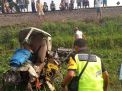 Mobil Pikap Hancur Tersambar KA di Jombang