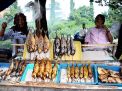 Ikan Asap Jadi Makanan Favorit di Probolinggo saat Lebaran
