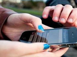 Ngeri, Bandit Cewek Rampas HP Pemotor Depan Kaza Mal Surabaya