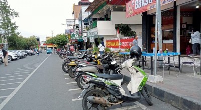 Jukir Tolak Parkir Pakai QRIS, Dishub Surabaya Galau
