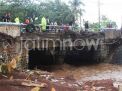 Banjir Bandang di Banyuwangi Meluap ke Pemukiman Karena Jembatan ini?
