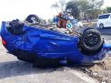 Diduga Sopir Mengantuk, Honda Jazz Terbalik di Tol Porong
