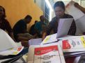 Surat Suara Pileg 2019 di Blitar Mulai Disortir dan Dilipat
