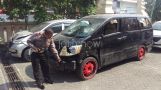 Mobil Alphard Dirusak Massa saat Tabrak Lari, Begini Kondisinya 