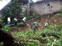 Tebing Setinggi 8 Meter di Ponorogo Longsor, 1 Rumah Terancam Ambruk
