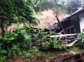 Tanah Longsor Terjang Rumah di Pacitan, Dikabarkan 4 Orang Tertimbun