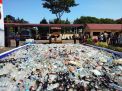 Video: Kapolda Jatim dan Pangdam Musnahkan Puluhan Ribu Botol Miras