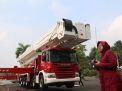 Pertama di Indonesia, Surabaya Punya Mobil Pemadam Kebakaran Bronto Sk