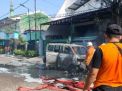 Mobil Suzuki APV Milik Warga Kediri Terbakar di Surabaya