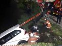 Salah Injak Pedal Gas, Mobil Avanza Nyemplung ke Sungai