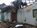 Sebuah Rumah di Kawasan Eks Lokalisasi Jarak Ambruk