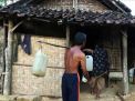 Potret Kemiskinan di Pacitan, Kakek & Nenek ini Tinggal di Gubuk Reyot