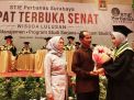 Anak Tukang Bangunan ini Jadi Lulusan Terbaik di STIE Perbanas 
