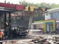 Foto: Api Melumat SPBU di SIER Berbek