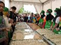 Badan Standarisasi Nasional Pecahkan Rekor MURI Pempek di Palembang