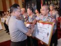 Ungkap Miras Terbanyak, Polrestabes Surabaya Diganjar Penghargaan