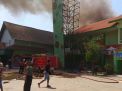 Gudang di SMPN 21 Surabaya Terbakar