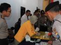 Ratusan Personel Polres Blitar Kota di Test Urine, Hasilnya?
