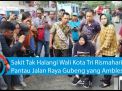 Video: Sakit Tak Halangi Risma Pantau Raya Gubeng yang Ambles
