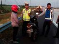 Video Pengendara Motor Wanita Masuk Tol Madiun-Nganjuk Jadi Viral