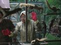 Wali Kota Risma Lepas Ratusan Tupai di Taman Surya Balai Kota Surabaya