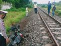 Motor Ringsek Terseret Kereta Api 100 Meter, Pengendara hanya Terluka