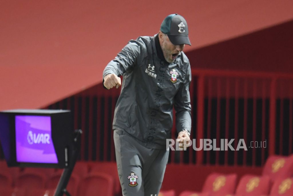 Pelatih Southampton Ralph Hasenhuttl (Foto: EPA-EFE/Peter Powell/NMC/Pool)
