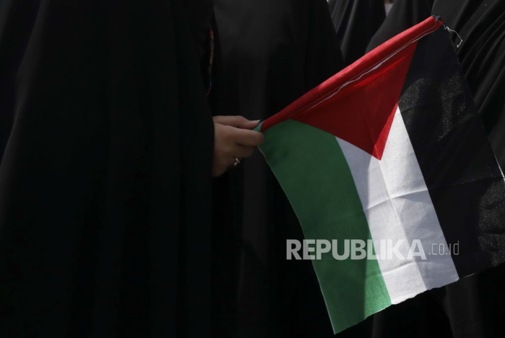 Bendera Palestina (Foto: AP/Vahid Salemi via Republika)