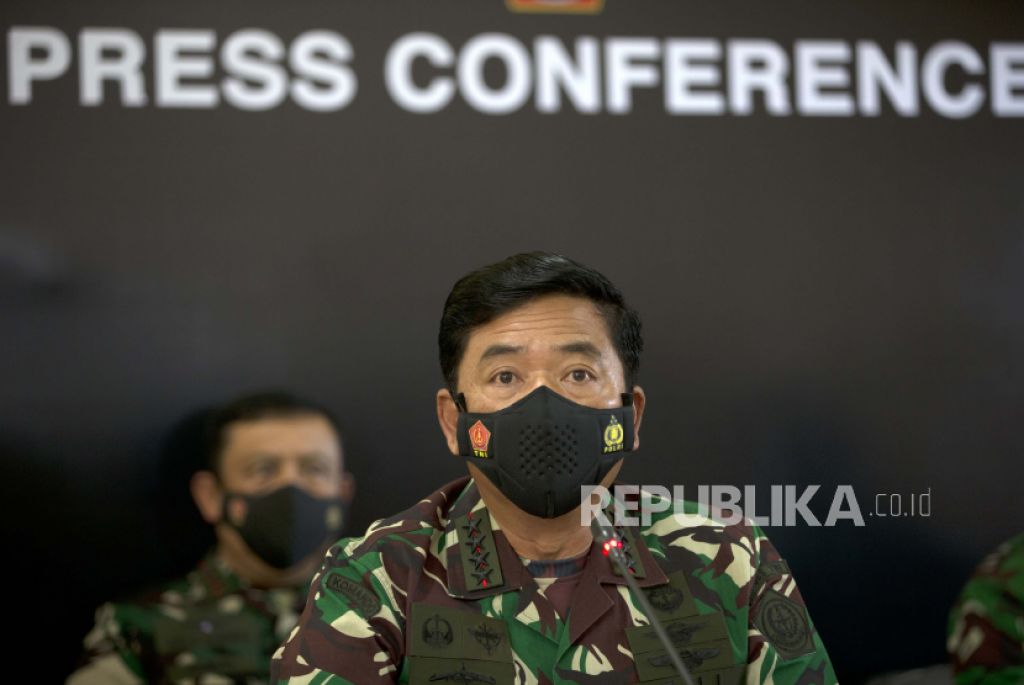 Panglima Tentara Nasional Indonesia (TNI) Marsekal Hadi Tjahjanto (Foto: AP/Firdia Lisnawati via Republika)