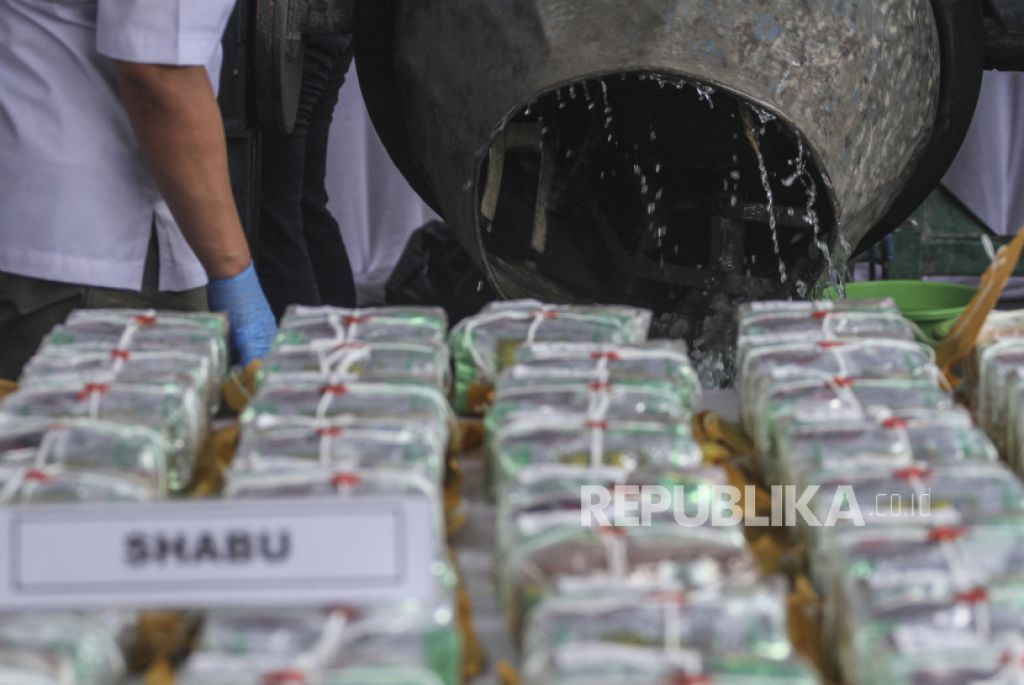 Sabu didapat dari pelaku RC yang masih buron. Foto: ANTARA/Asprilla Dwi Adha via Republika.