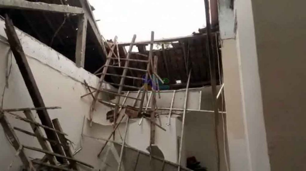 Atap Kantor KPU Bojonegoro Ambruk