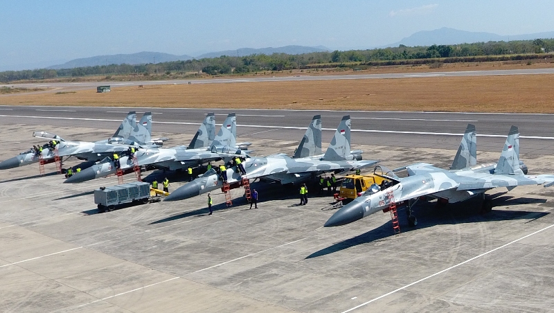 Empat pesawat tempur yang sudah tiba di Lanud Iswahjudi.