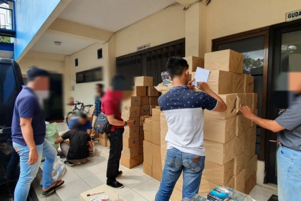 Bea Cukai Malang mengamankan rokok ilegal di dua kecamatan, Kabupaten Malang (Foto: Republika/Wilda Fizriyani)